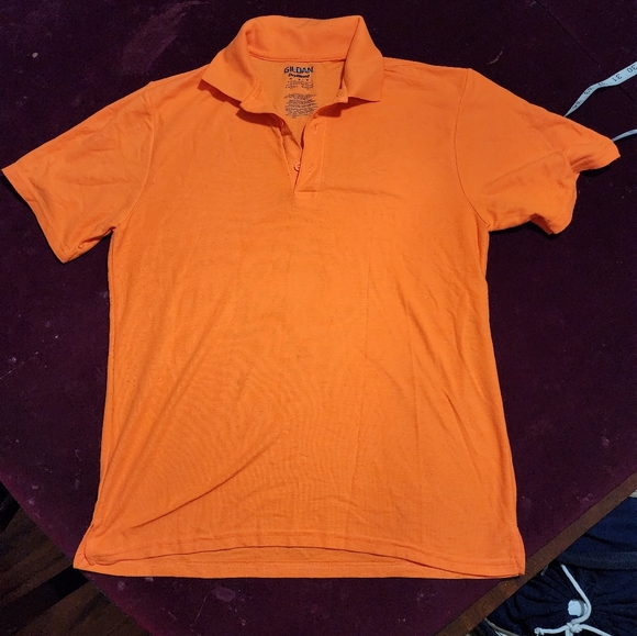 Gildan Polo Shirt 👕 - Picture 2 of 5